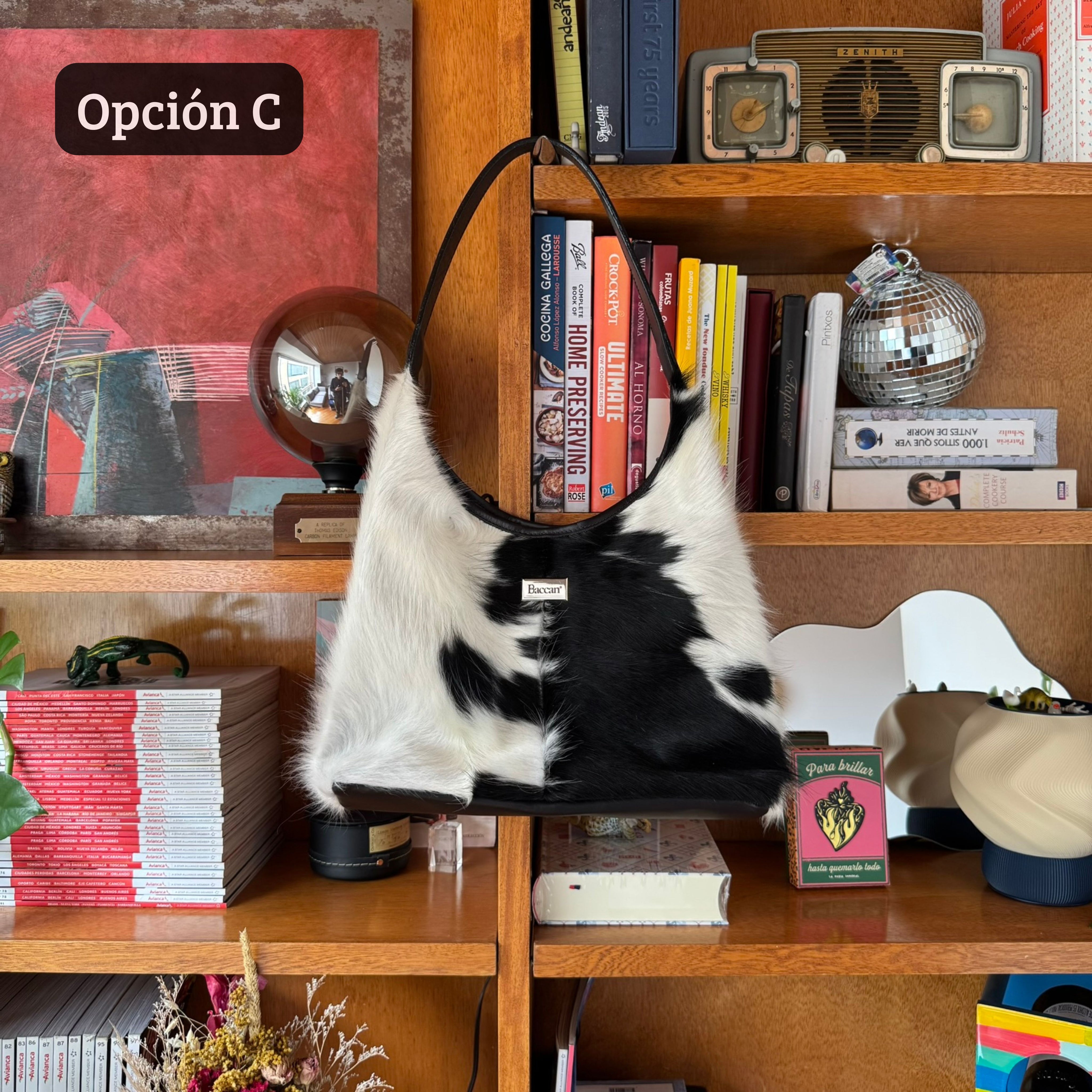 Hobo Bag Minos - Blanco y Negro